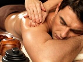 Preliminari prima del massaggio erotico