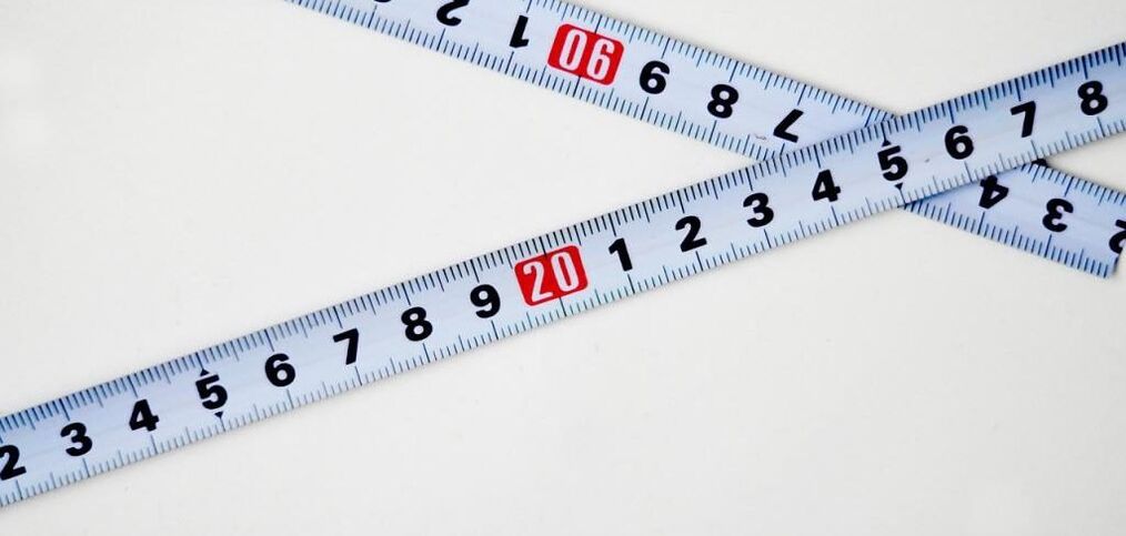 Centimetri per misurare il pene di un adolescente prima dell'ingrandimento